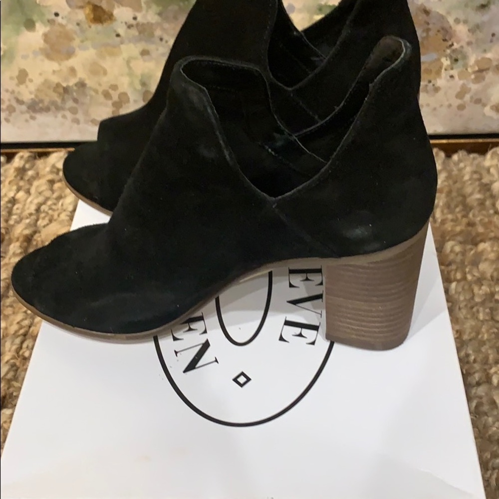 Black suede open toe booties. Steve Madden. Sz 7.5 - Picture 3 of 6